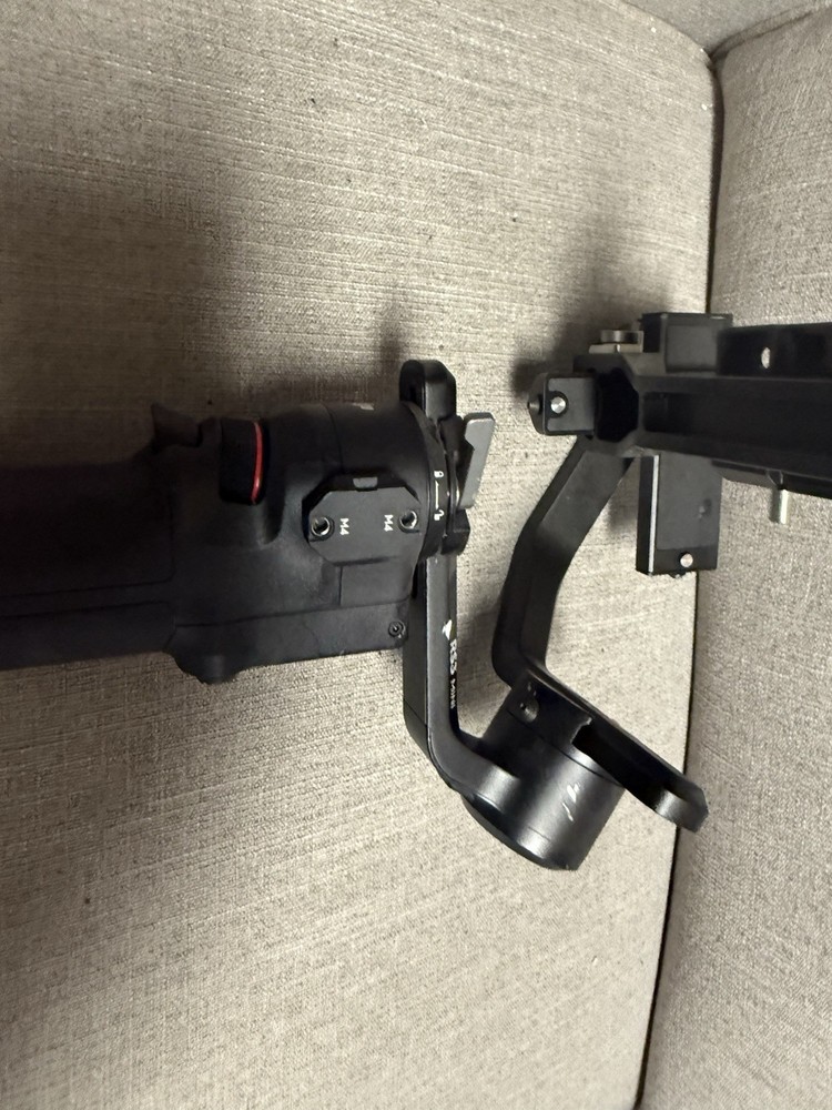 DJI RS 3 Mini, 3-Axis Gimbal Stabilizer - READ MORE - AS IS