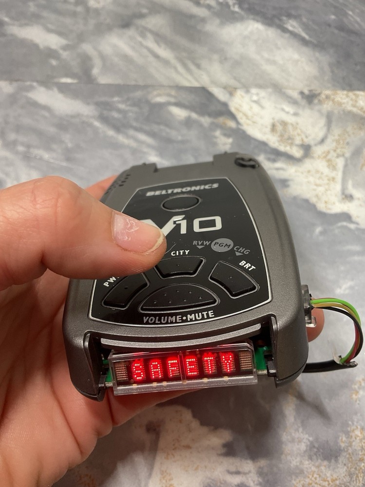 Beltronics V10 Professional Radar Detector W Cord READ