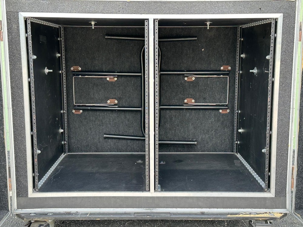 Olympic Dual 16 Space Amp Rack Case On Wheels #4184 (One)