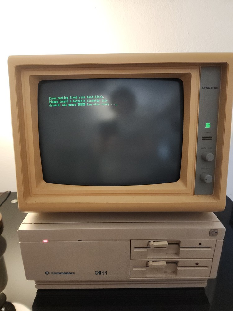 Commodore Colt Vintage Computer (works, needs hard disk)