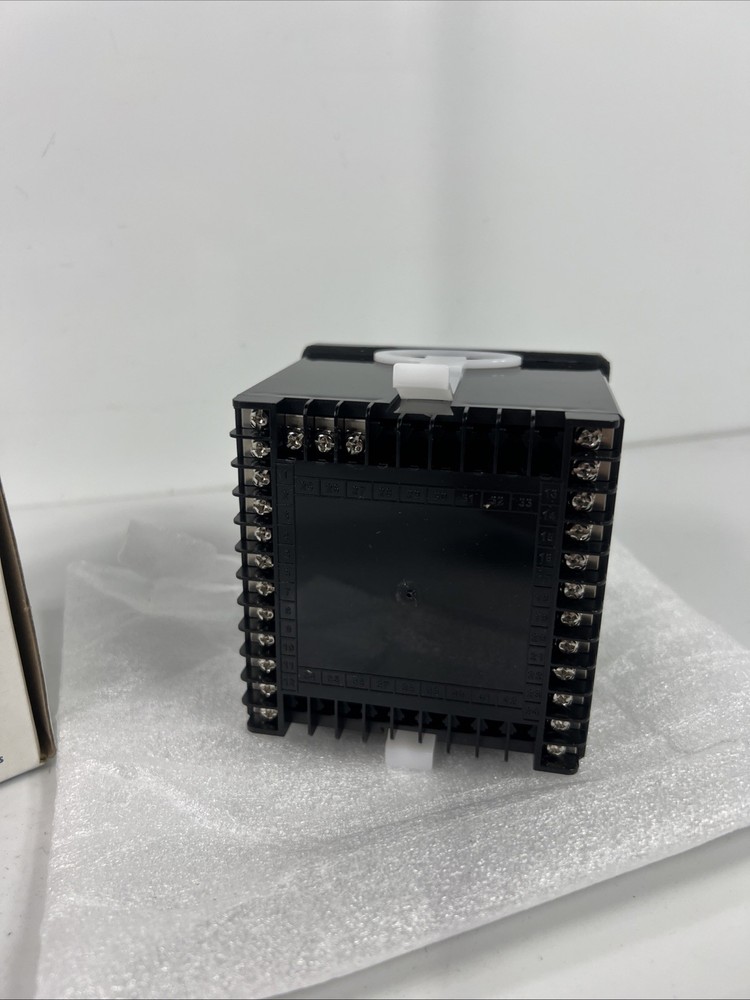 Novus 8300200220 Model N3000-485 Process controller NEW