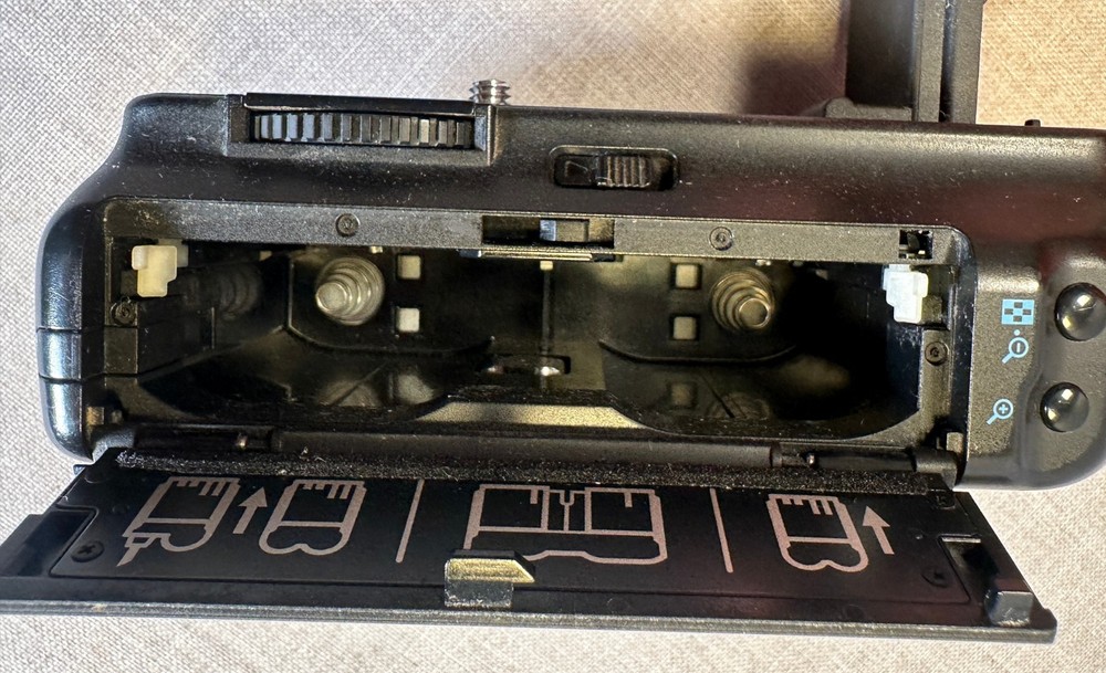 Genuine Canon BG-E2 Camera Battery Grip for EOS 20D 30D 40D 50D
