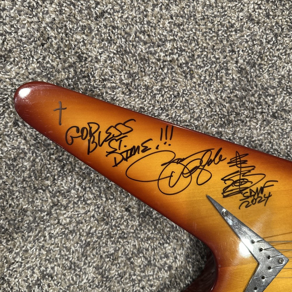 Zakk Wylde Signed Dean !
