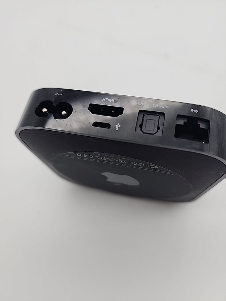 Apple TV A1427 (3rd Generation) Media Streamer With Remote ---- No Cords
