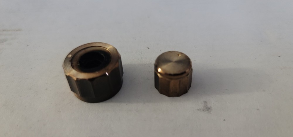 KNOBS FOR CONTROLS FOR RADIO RANGER RCI 2980