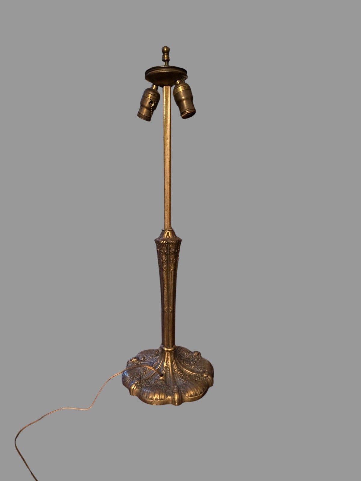 27" Victorian Table Lamp w Multiple Molded Colored Slag Glass Lamp Shade Panels