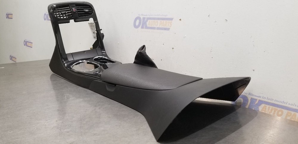 08 CHEVY CORVETTE C6 AT FRONT FLOOR CENTER CONSOLE BLACK