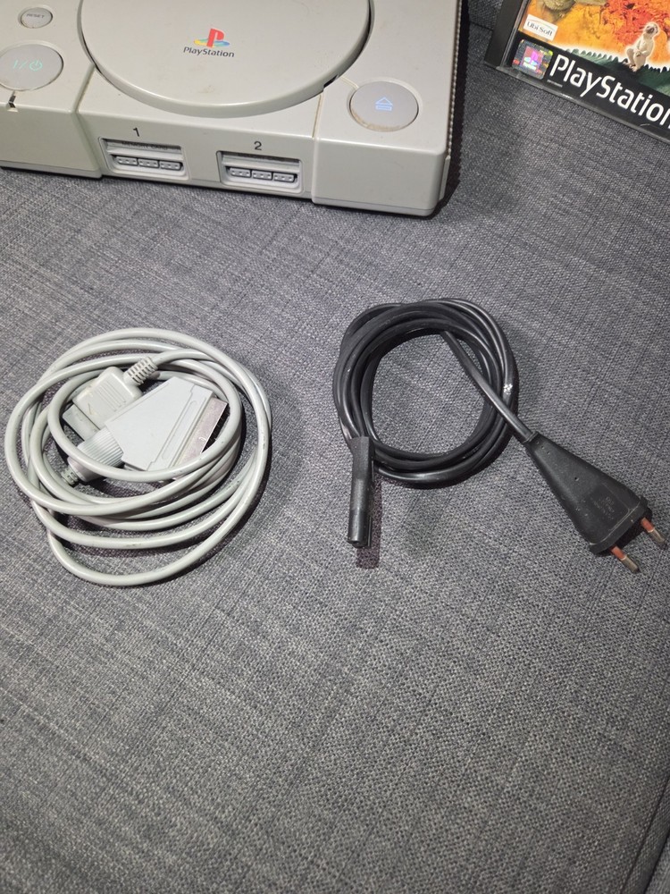PS1 SCPH-9002 + Cables + Game (No Controller)