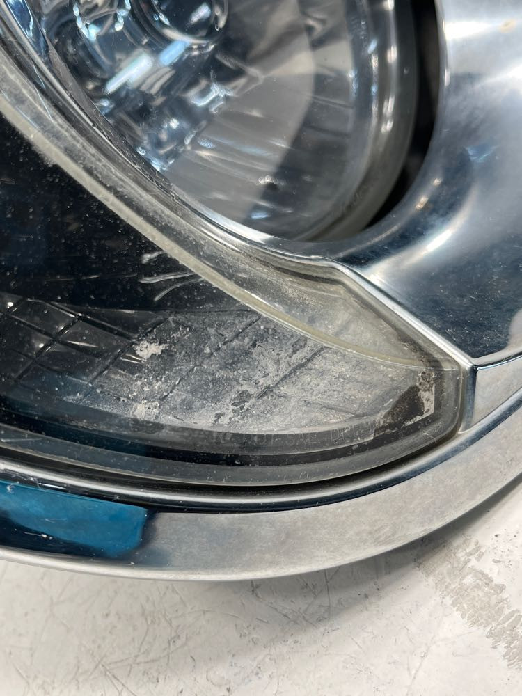 2017 Freightliner 114SD Headlight (611-18602)