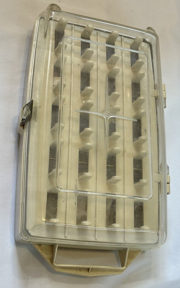 William Thomas Plastic Sewing Box Compartments Spools USA Vintage