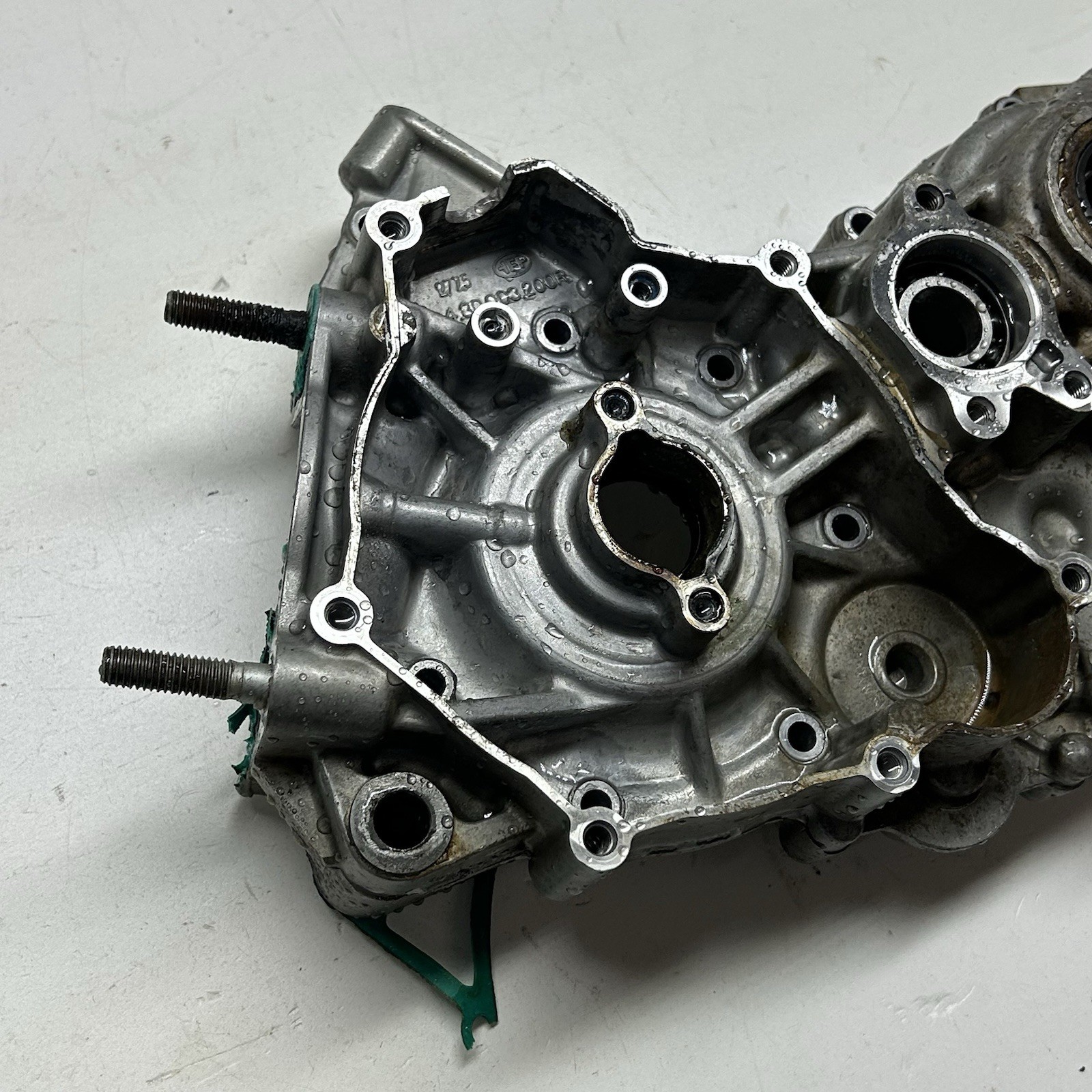 2020 TC125 TC 125 250 LEFT SIDE ENGINE CRANK CASE BOTTOM END BLOCK OEM