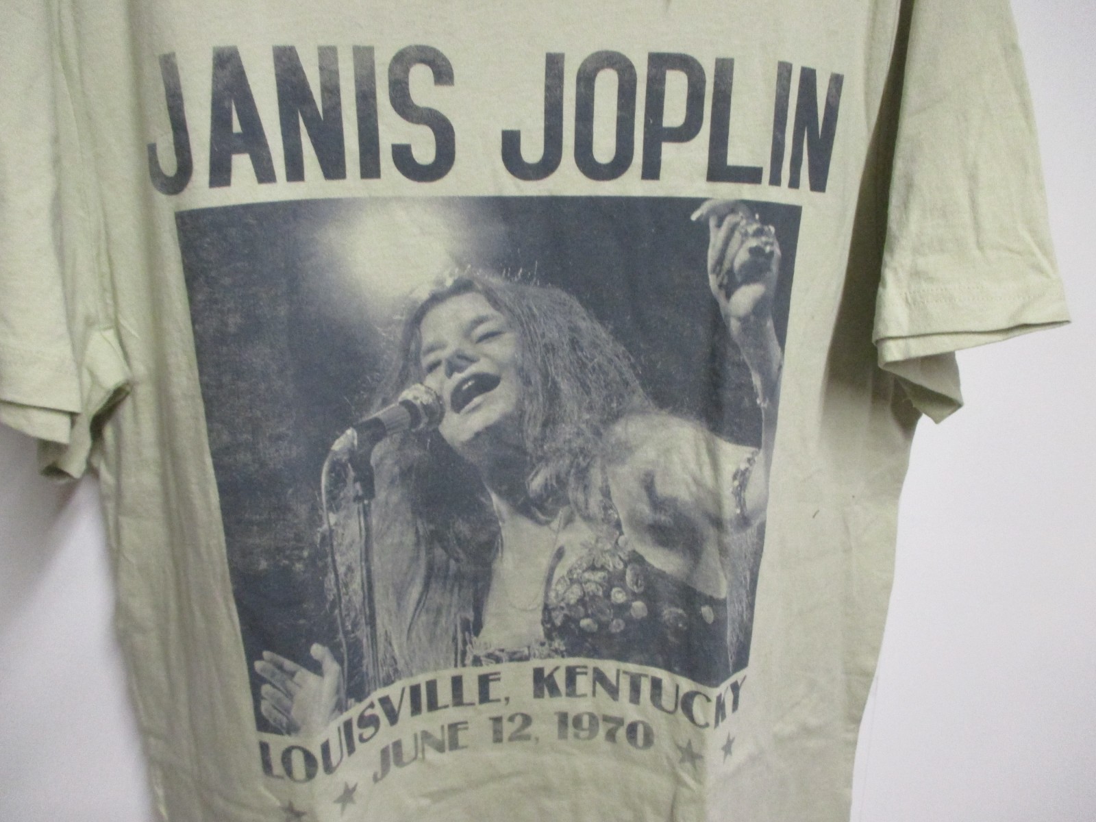 "JANIS JOPLIN" MENS ARTIST IMAGE LOGO T SHIRT (XXL) NWT BEIGE CLASSIC LOGO RARE