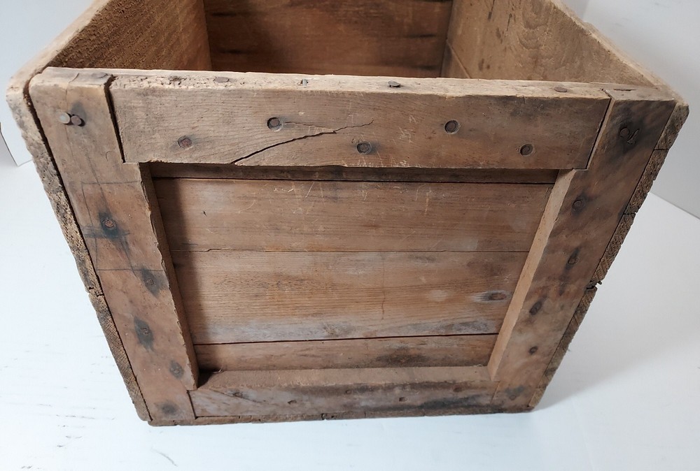 Dynamite Crate Vintage, Illinois Power Mfg.