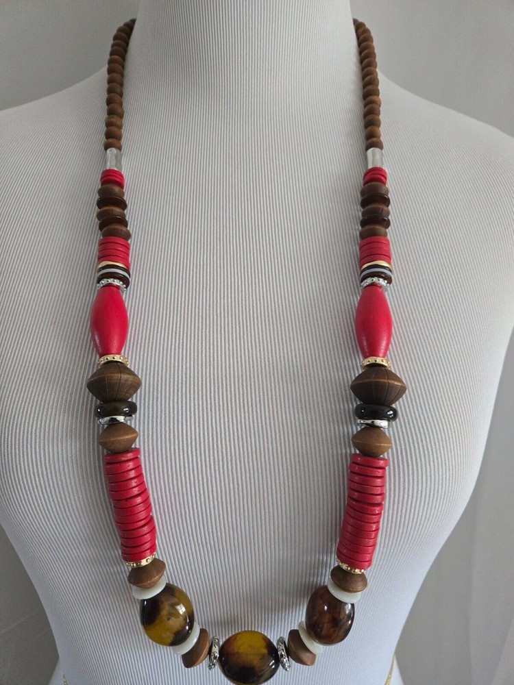 CHICO'S SINGLE STRAND NECKLACE