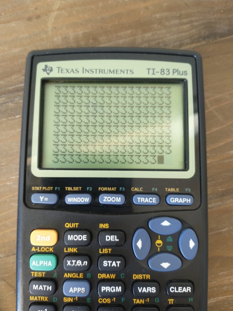 Texas Instruments TI-83 Plus Graphing Calculator *TESTED* small screen flaw