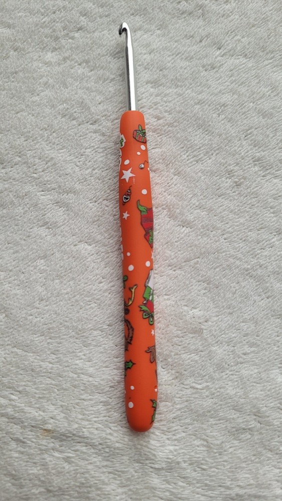 Preowned Max from Grinch Wooble Ergonomic Crochet Hook