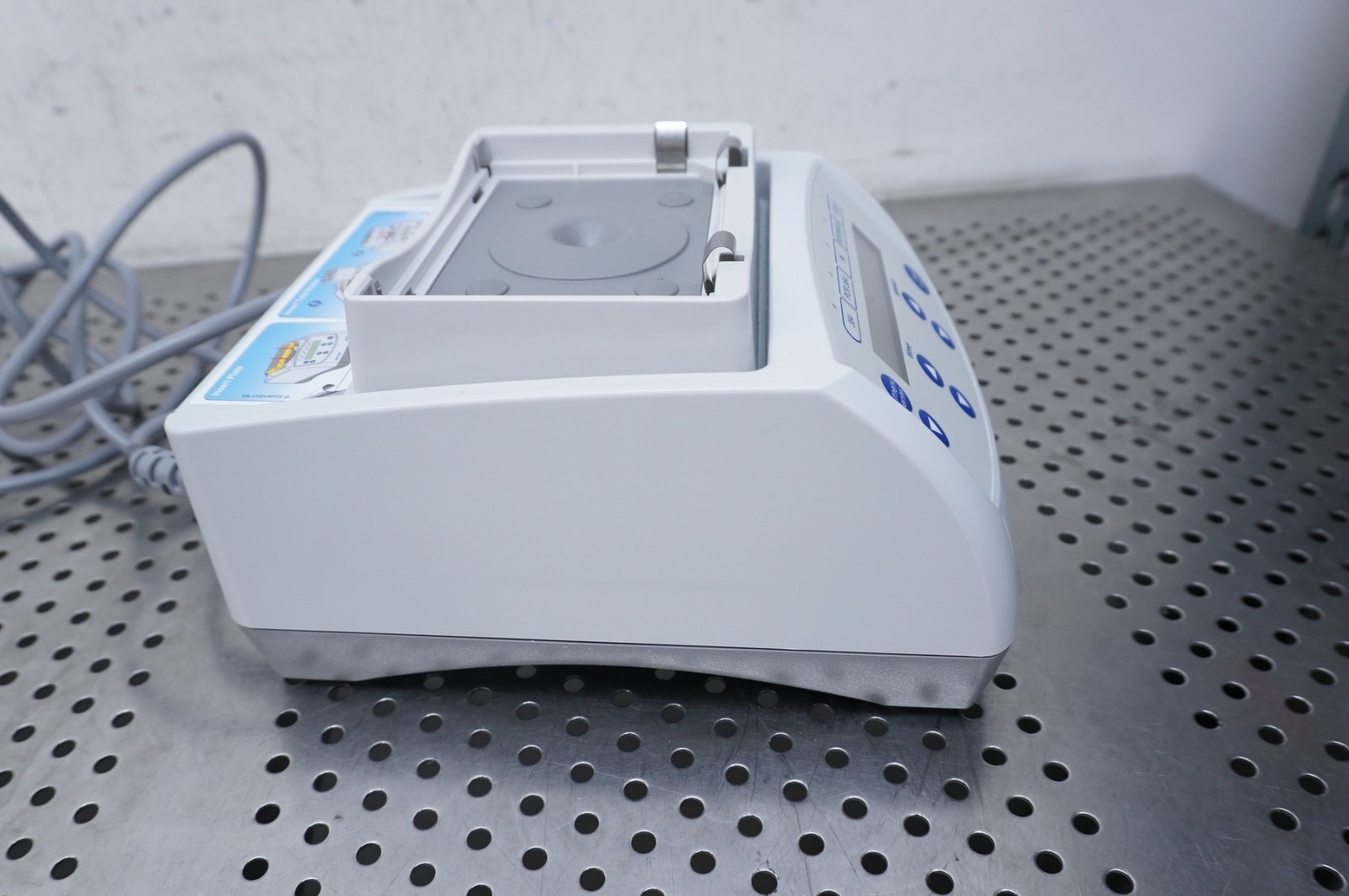 Eppendorf MixMate Mixer 5353 Laboratory Mixer Without Holder