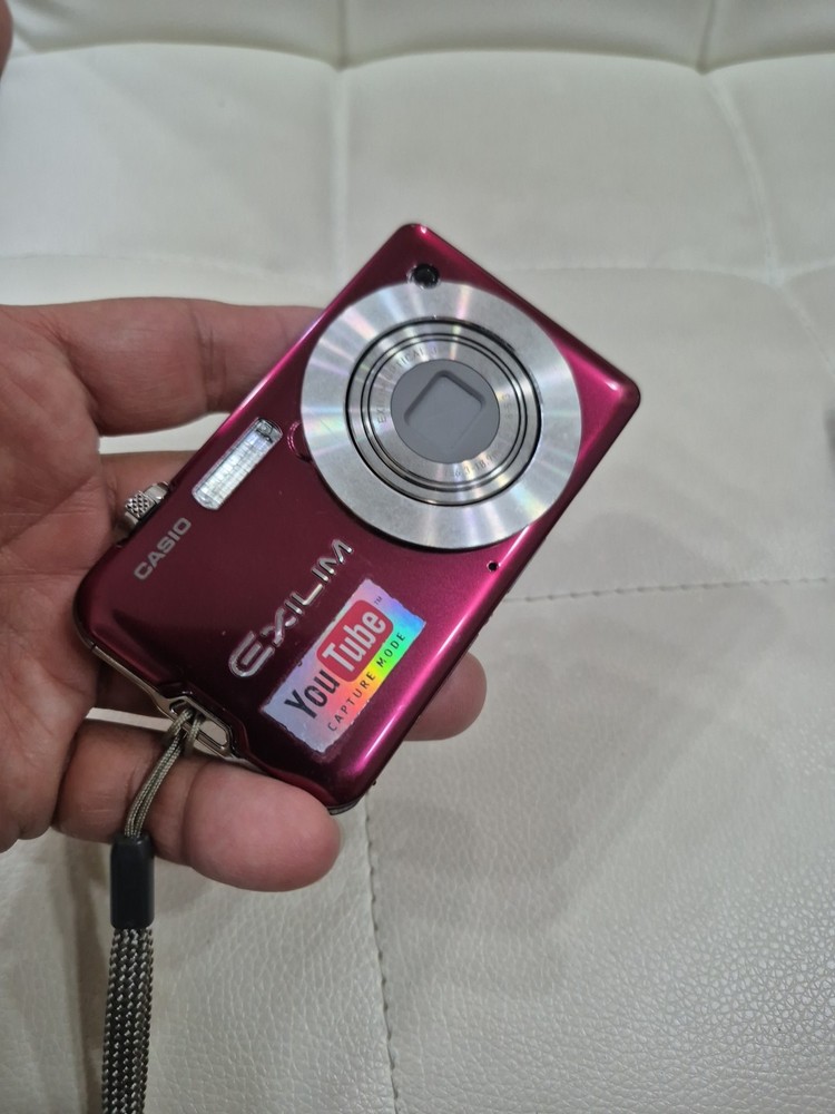 Casio Exilim EX-S10A Red Digital Camera Tested