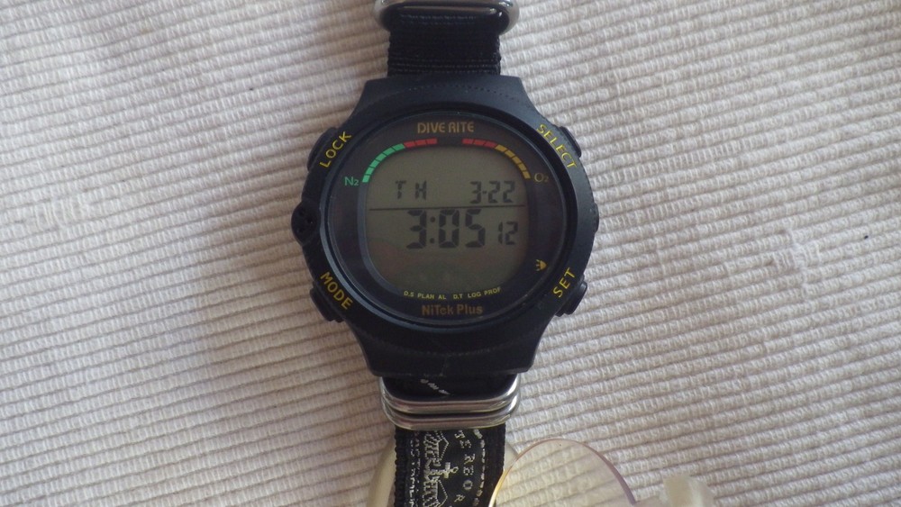 DiveRite NiTek C Dive Watch Computer with Magnifyer Protector