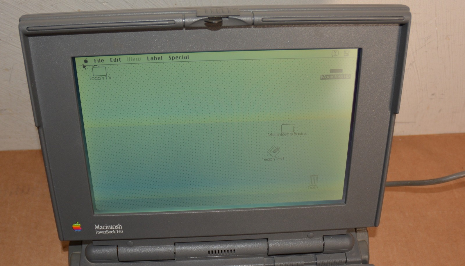 Apple Macintosh Powerbook 140 Vintage Laptop OS 7
