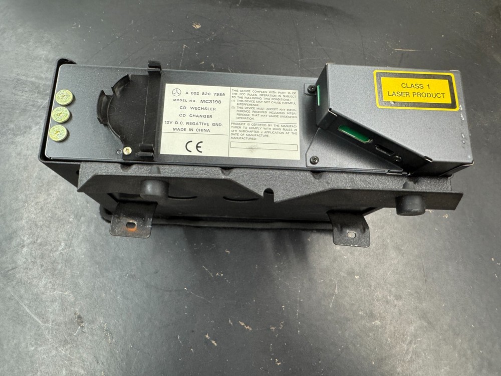 MERCEDES BENZ ORIGINAL CD CHANGER