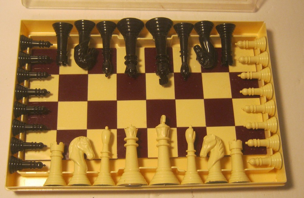 1960's Chess Set in Plastic Case with Super Storage Design!! EXCELLENT!!!!