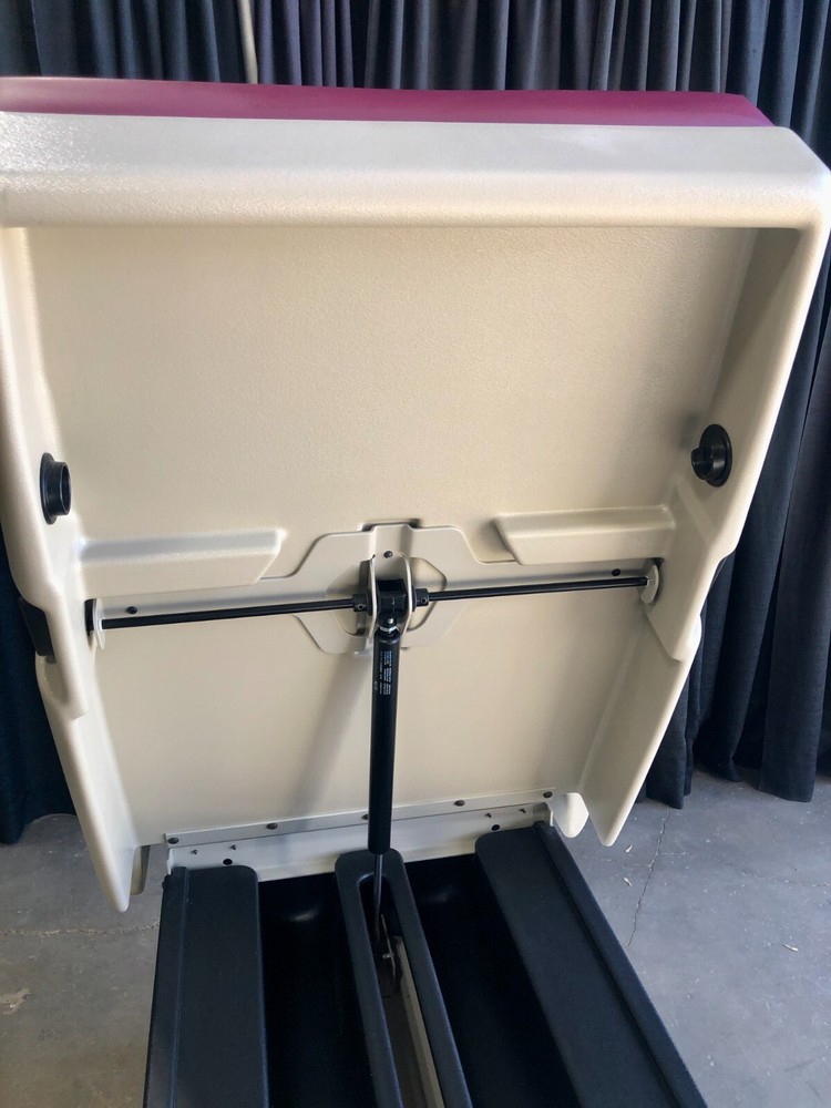 Midmark 404 Exam Treatment Table