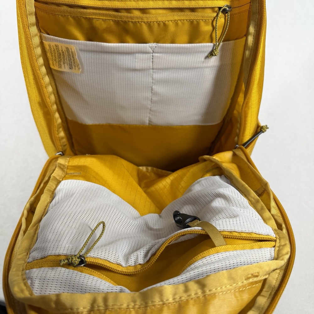 Mountain Hardware Camp 4 21L Backpack Yellow EUC
