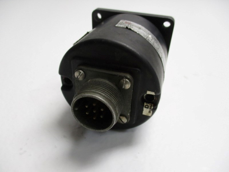 DISC 702FR-200-0CLP-TTL-SS OPTICAL SHAFT ENCODER (AS PICTURED) UNMP