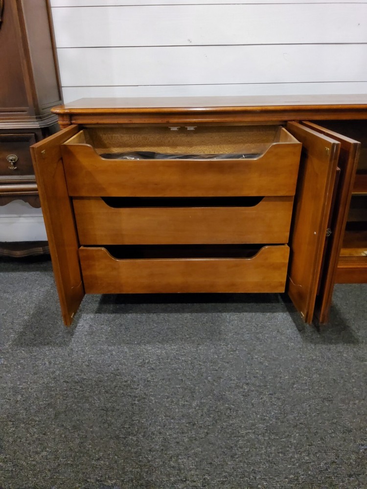 Heneredon Sideboard Antique Wood