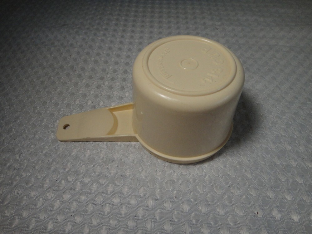 Tupperware Measuring 2/3 Cup Replacement Almond #763 Kitchen Gadget