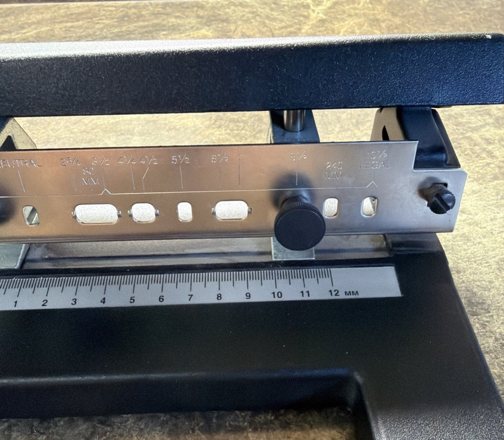 Swingline Heavy Duty Punch - Model 440 - USED