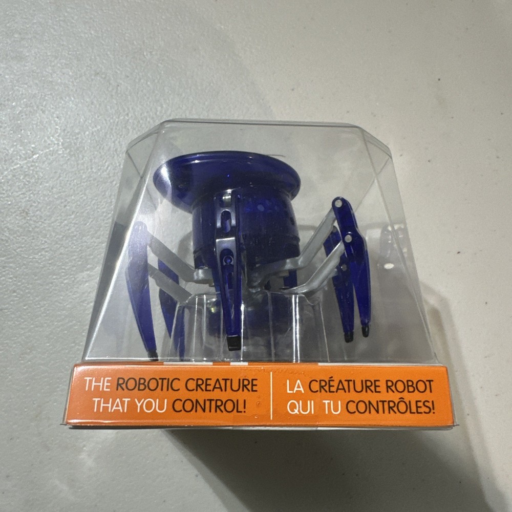 HEX BUG BLUE SPIDER ROBOTIC CREATURE REMOTE CONTROL INCLUDED