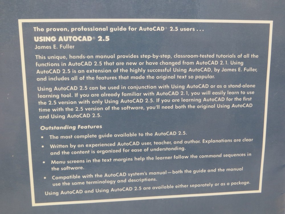 USING AUTOCAD 2.5 by James E. Fuller (1987, Paperback) vintage computer book