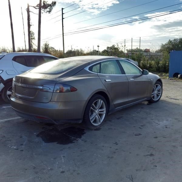 TESLA S 2015 Battery 479494