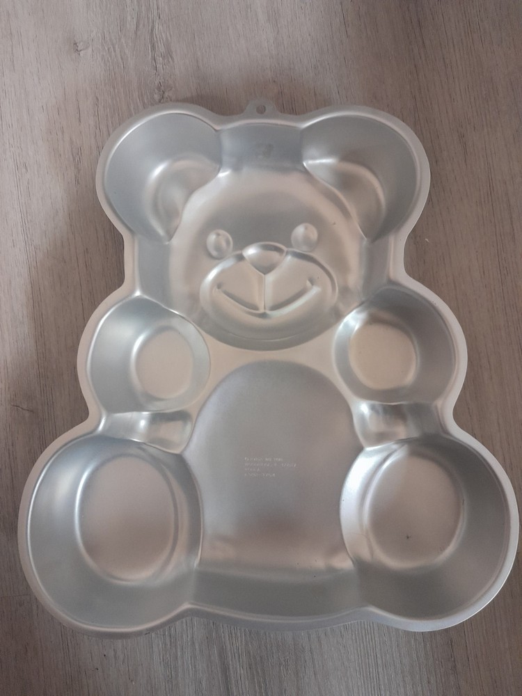 1982 Wilton Huggable Bear Aluminum Baking Pan