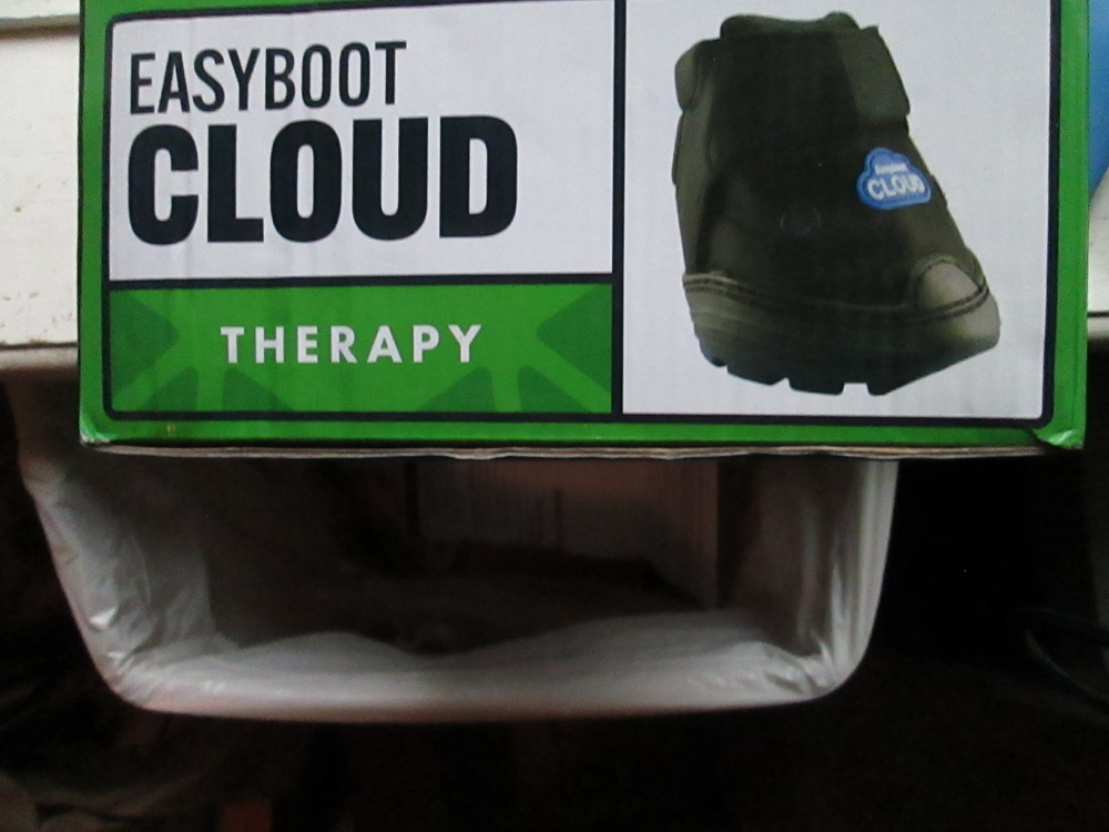 easyboot cloud for minis, opened ,never used, with insert ,bought wrong size ...