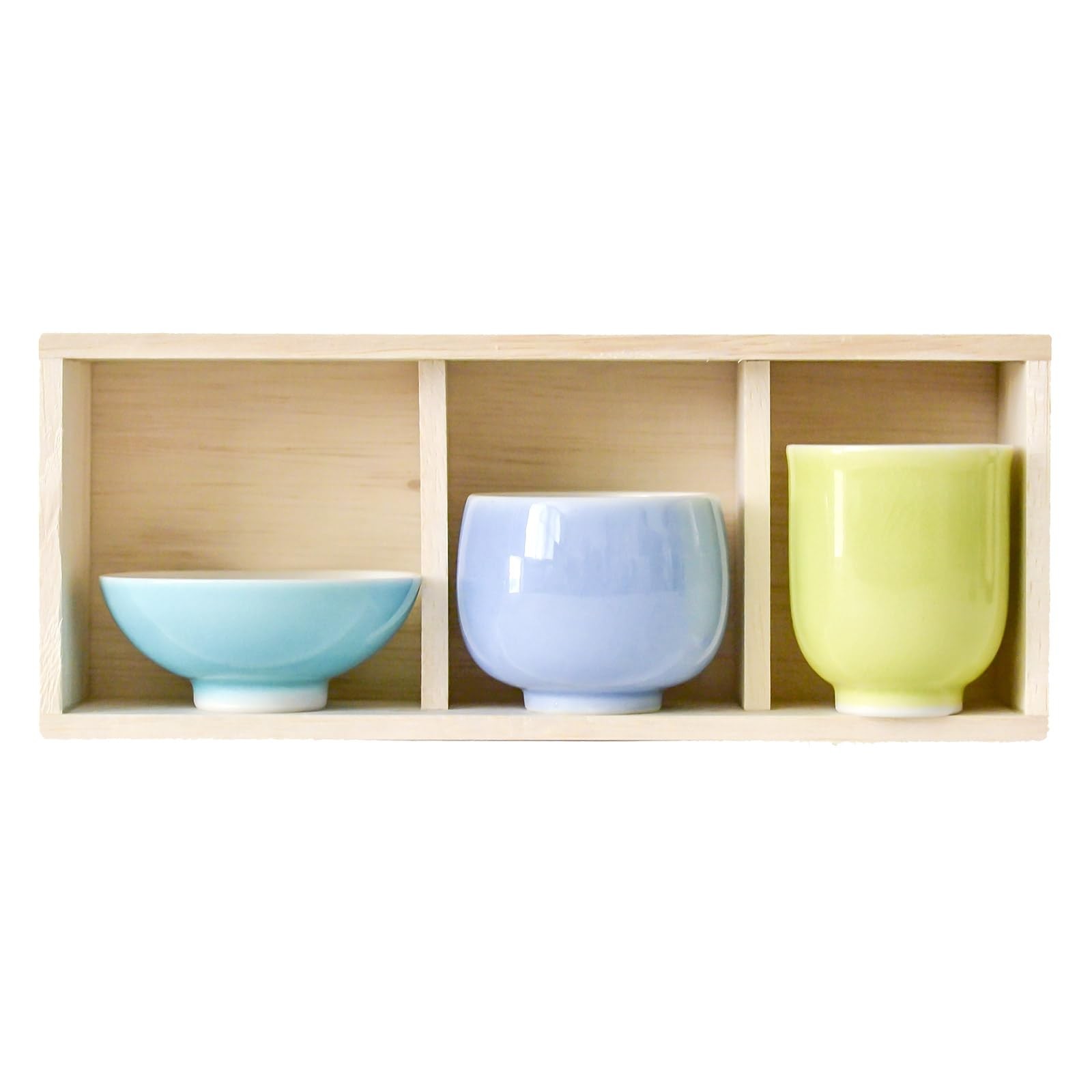 Kutani Ware Sake Cup Guinomi Set of 3 Porcelain Wooden Box Made in Japan