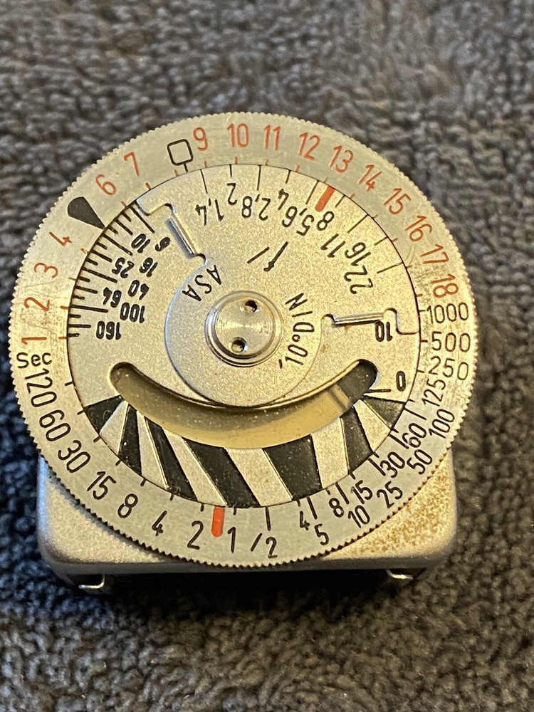 (Metrophot)-Meter Light Meter w/Case!!!!!!!!!!!!!!!!