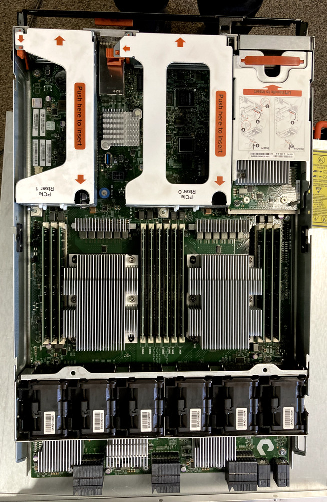 PURESTORAGE 2x FLASHARRAY X20-R2 CONTROLLER 2x Silver 4114 192GB RAM NO SSD