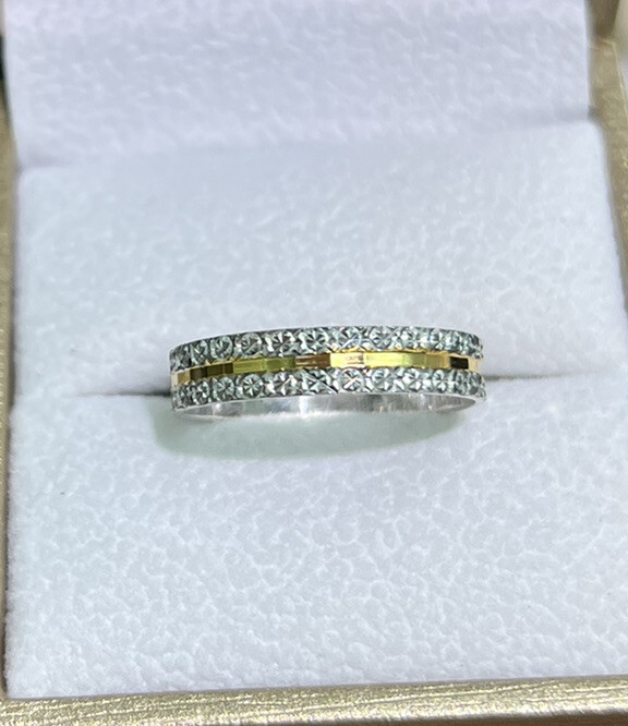 925 Pure Solid Silver Shiny Band Lady Ring. Multiple Size