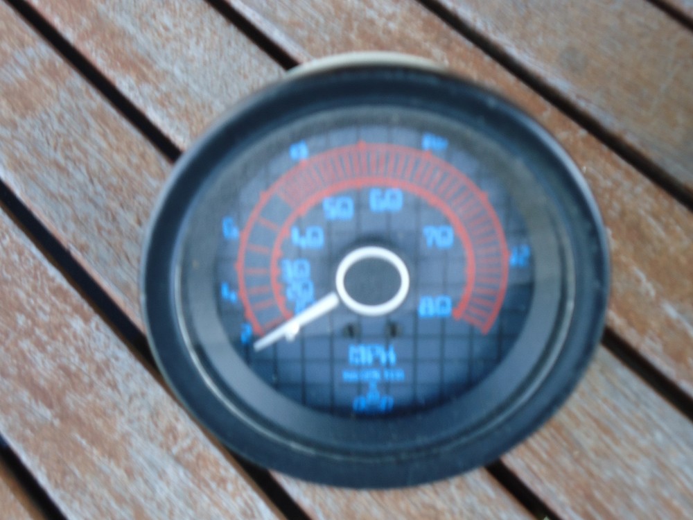 Medallion Speedometer  / 3.25 Inch Cutout