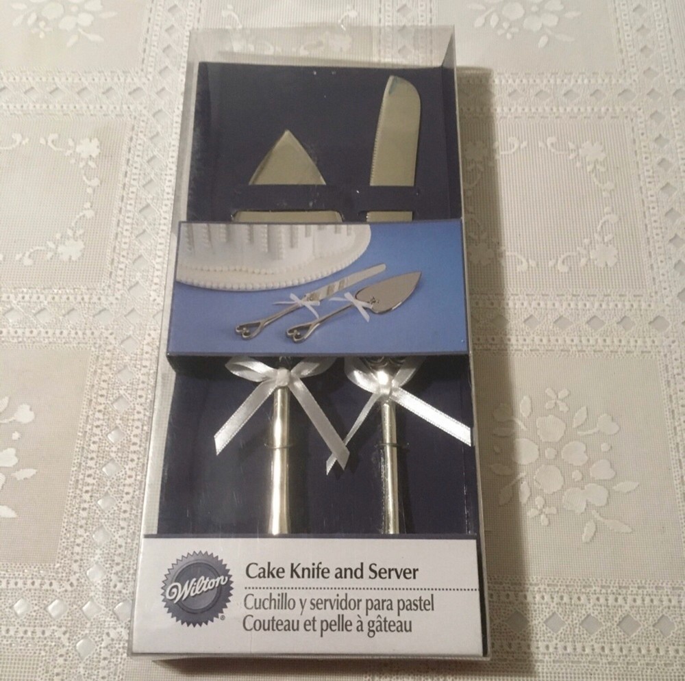 NIP Wilton Cake Knife and Server