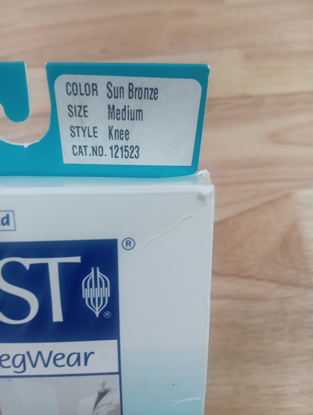 2 Pair Jobst Ultra Sheer Knee High Stockings Size Medium Sun Bronze New Open Box