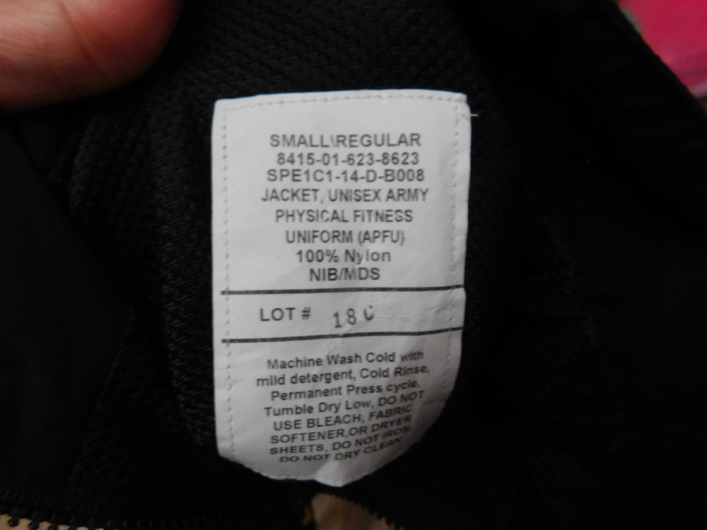 US ARMY APFU JACKET SIZE SMALL - REGULAR