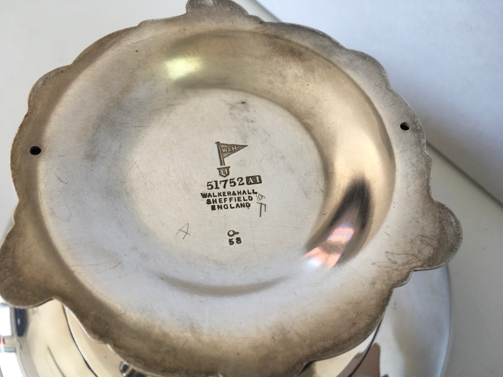 Walker & Hall Sheffield Silver Plate Regency Fruit Shell Compote Platter Stand