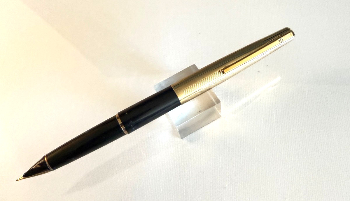1966 Black Sheaffer Stylist Fountain Pen Fine + Bold nibs, Perfect gold cap. Box