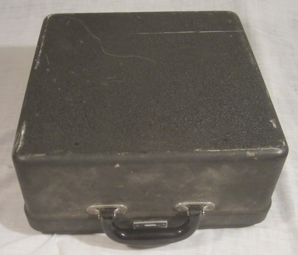 ROYAL Quiet DeLuxe Portable TYPEWRITER with HARD CASE -- 1948