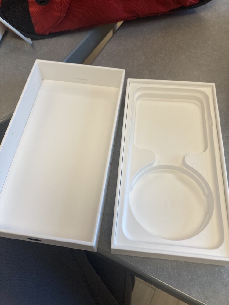 iPhone SE 2020 Empty Box Only