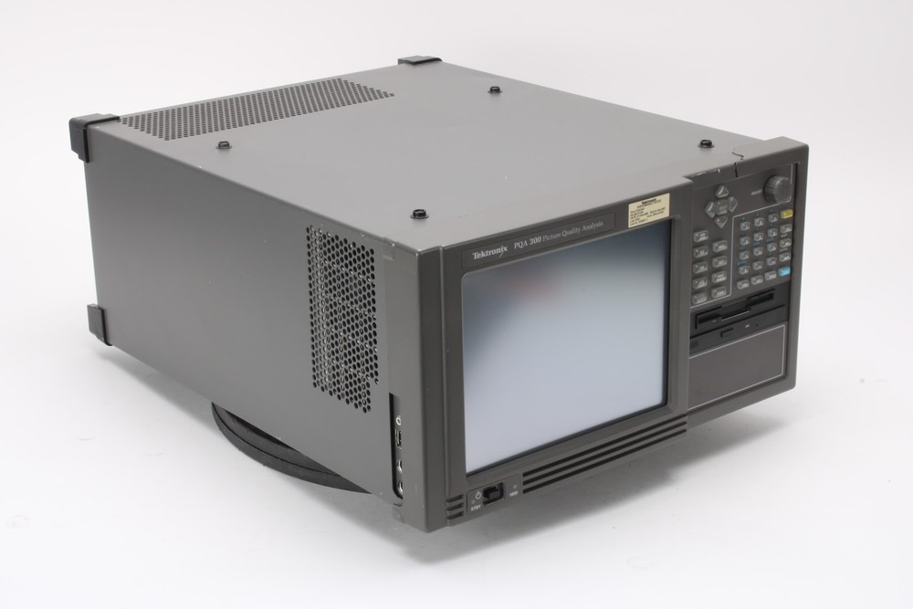 Tektronix PQA 300 Picture Quality Analysis System - Fair Condition